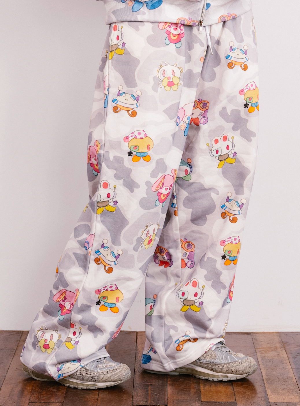 Y005025 Snow Camo Friends Full Zip Set ‘Sweatpants’