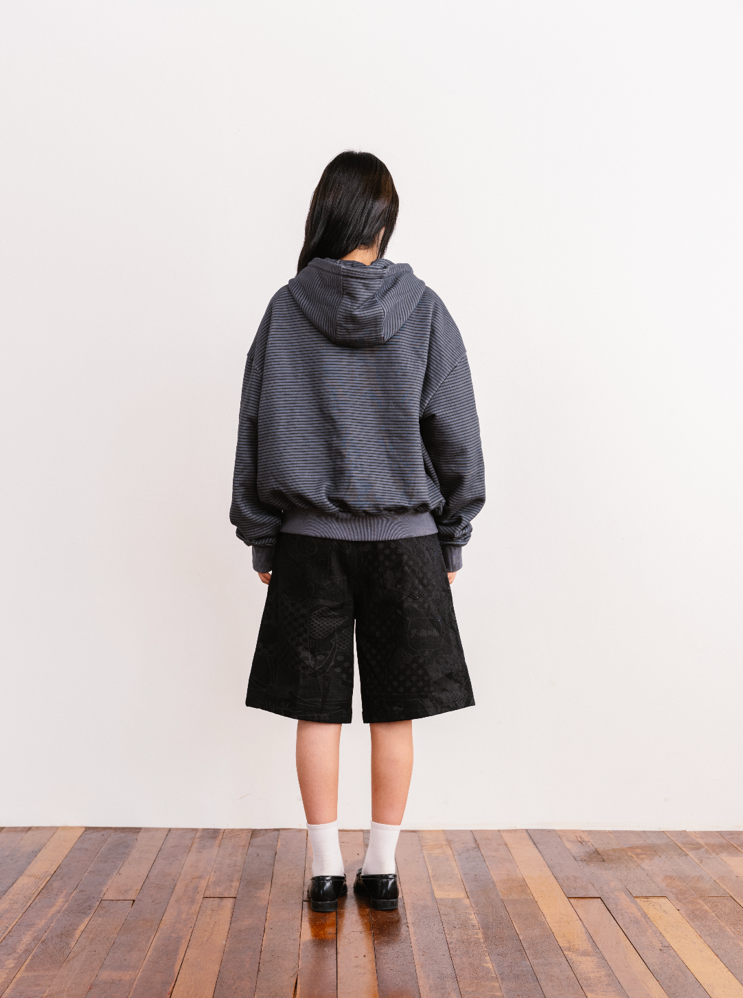 Y004125 Thin Stripe Hoodie (Monochrome)