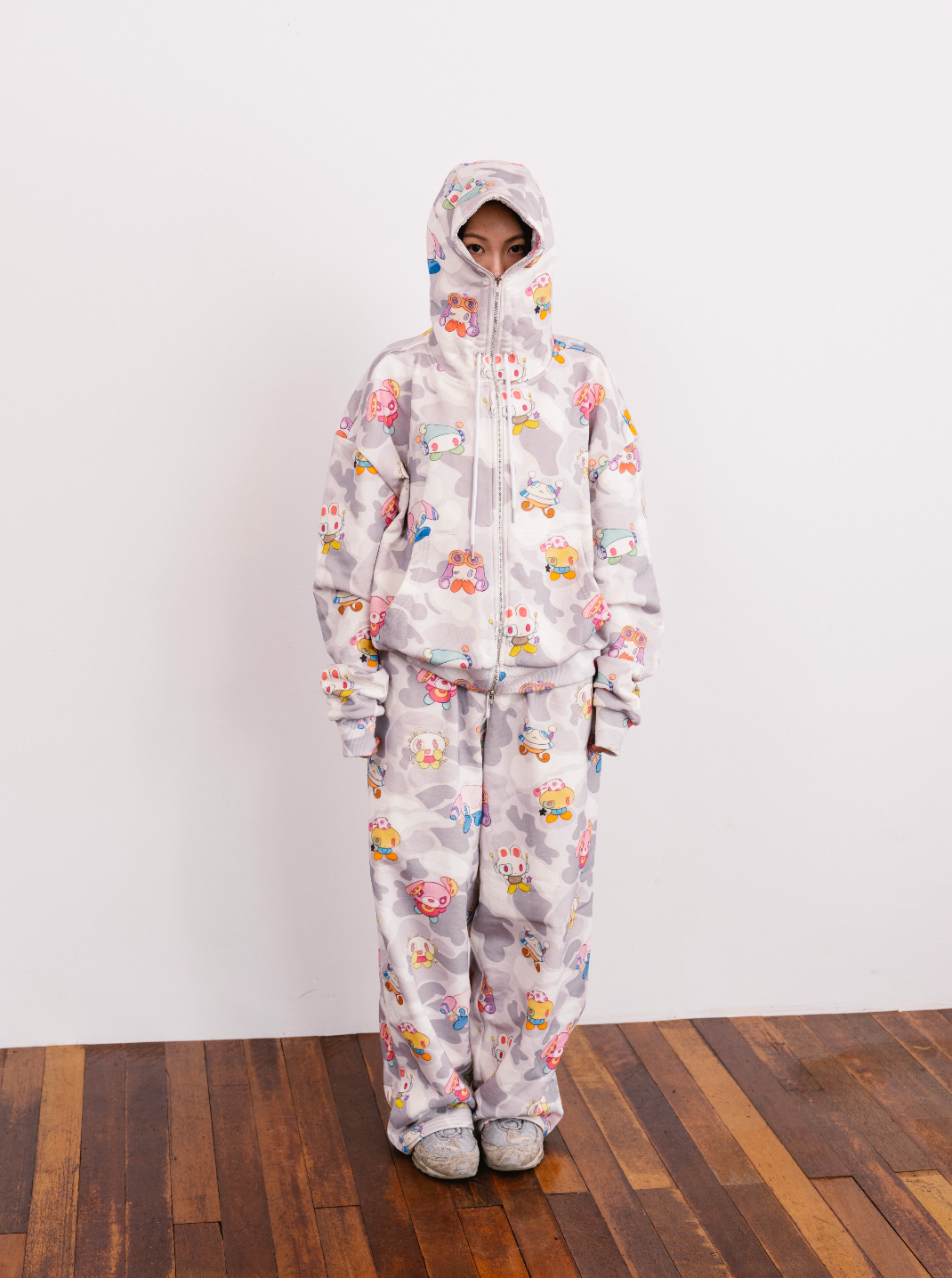 Y005025 Snow Camo Friends Full Zip Set ‘Sweatpants’